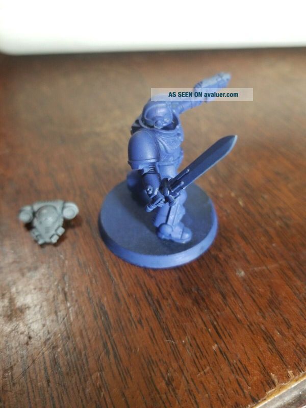 WARHAMMER 40K SPACE Marines Dark Imperium Primaris Lieutenant With
