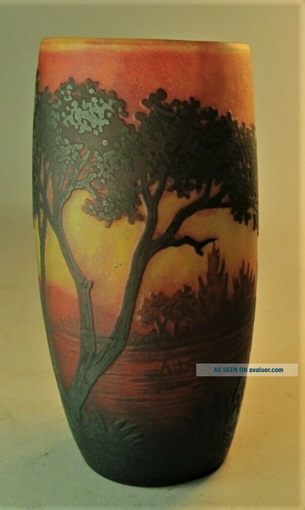 Gorgeous Signed DAUM NANCY Scenic Cameo Art Nouveau Glass Vase c.  1900 antique