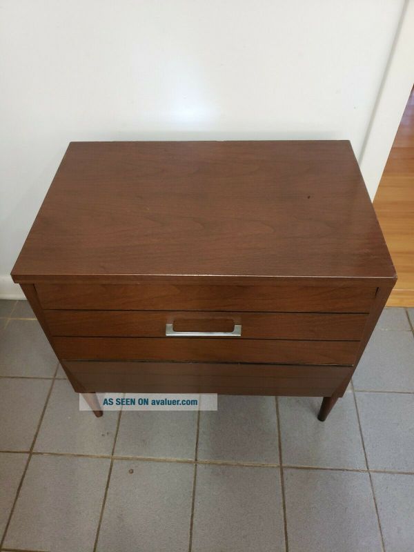 Lu Van Inc Record Cabinetnull