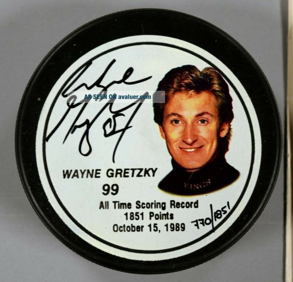 Wayne Gretzky Signed LA Kings Fotoball Portrait Logo Puck /1851 W ...