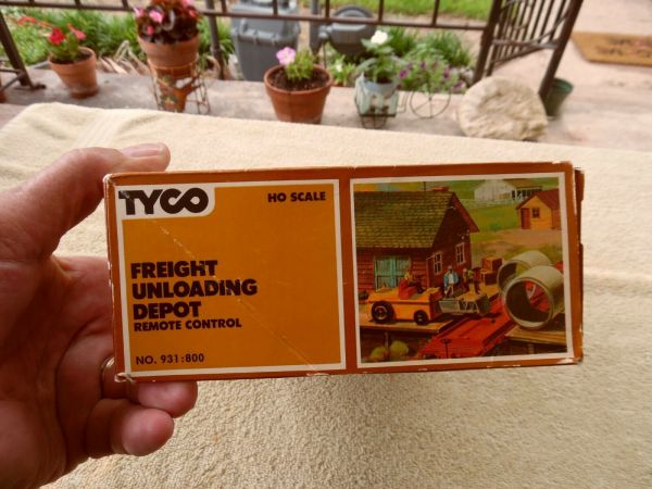 Freight Train Color Tyco HO Scale Freight Unloading Depot Item 931: 800 | #59512881