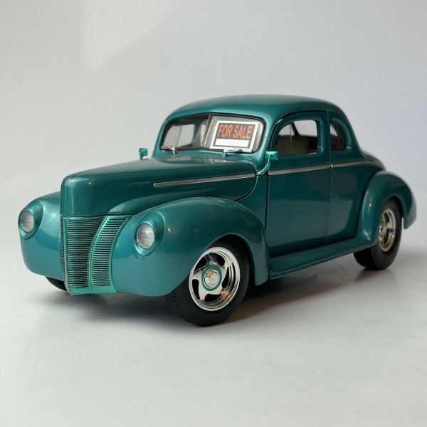Miniature Ford 1932 Street Rod Ertl 1/18 - American Muscle 7850 - Voiture Custom Verte